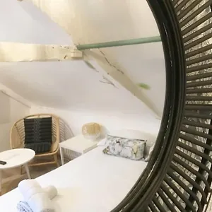 Appartement La - Petit Mansarde - 50m - Rue Gratuite, Saint-Malo